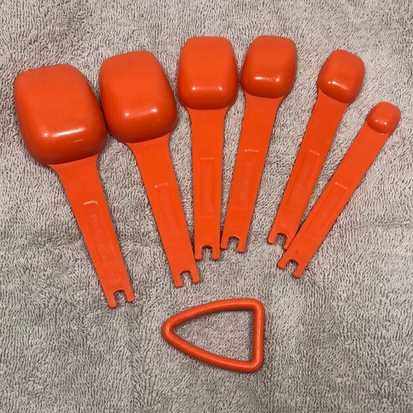 Bundle of 3 Tupperware Product. Pasta Container,Egg Separator, Measuring Spoons. - Picture 2 of 16